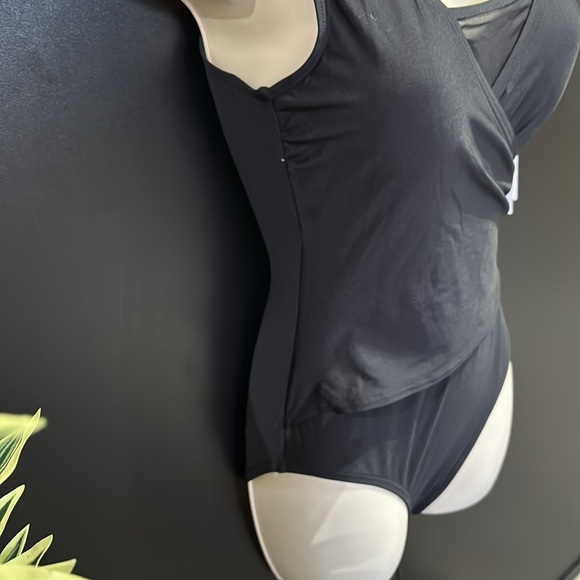 Calvin Klein Mesh V-neck cross over, scoop back,ruched side,padded 1 pc.swimsuit - Picture 5 of 11